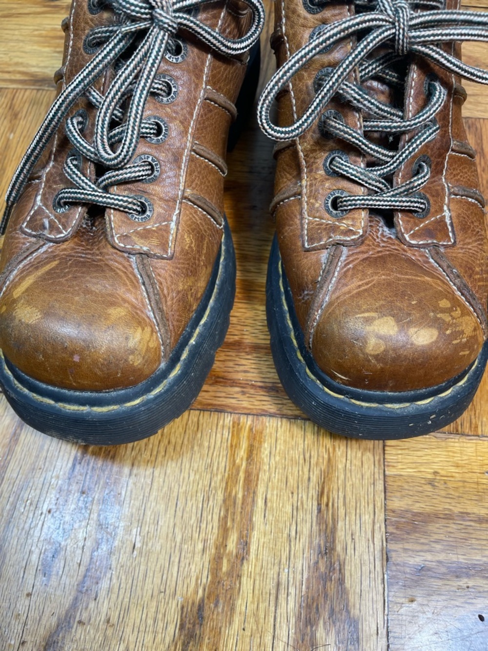 Dr. Martens Airwair Brown Leather Lace-up Oxfords 11306 men 11 chinky - Picture 10 of 10